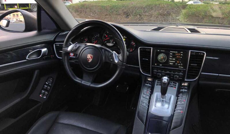 Porsche Panamera 4 2012  full