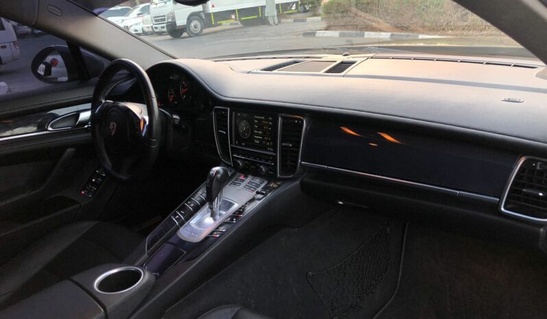 Porsche Panamera 4 2012 full