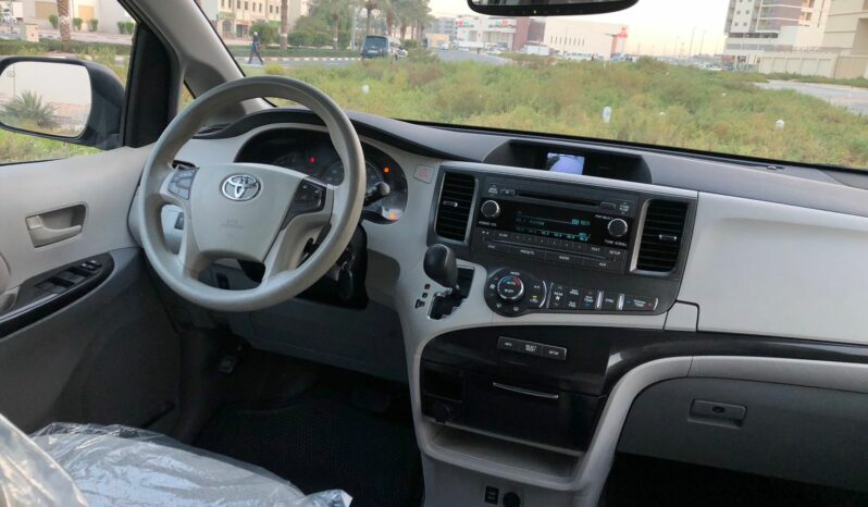 Toyota Sienna 2014 LE full